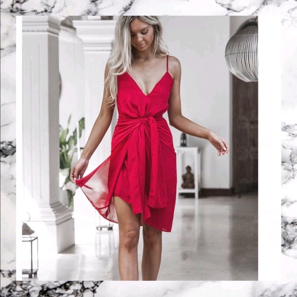White Fox Boutique Dresses & Skirts - ❤️White fox boutique red wrap dress
